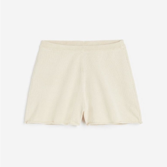 Cream knit shorts - Picture 1 of 2